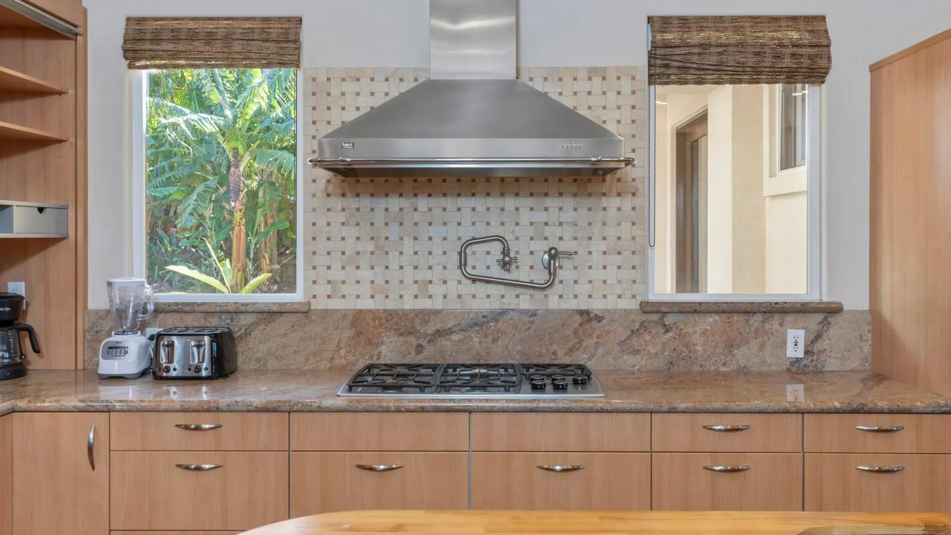 Breathtaking Oceanfront Lahaina Villa 0*,