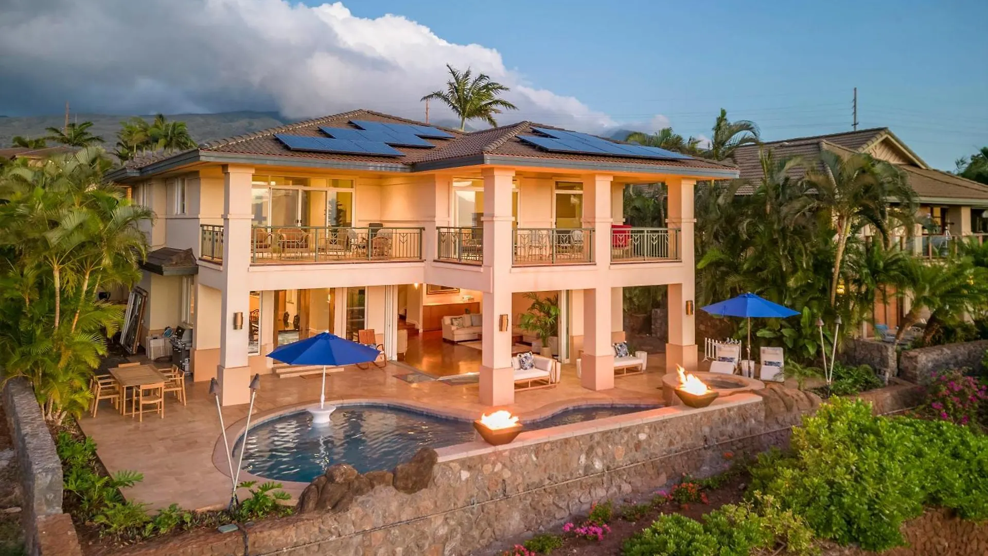 Breathtaking Oceanfront Lahaina Villa