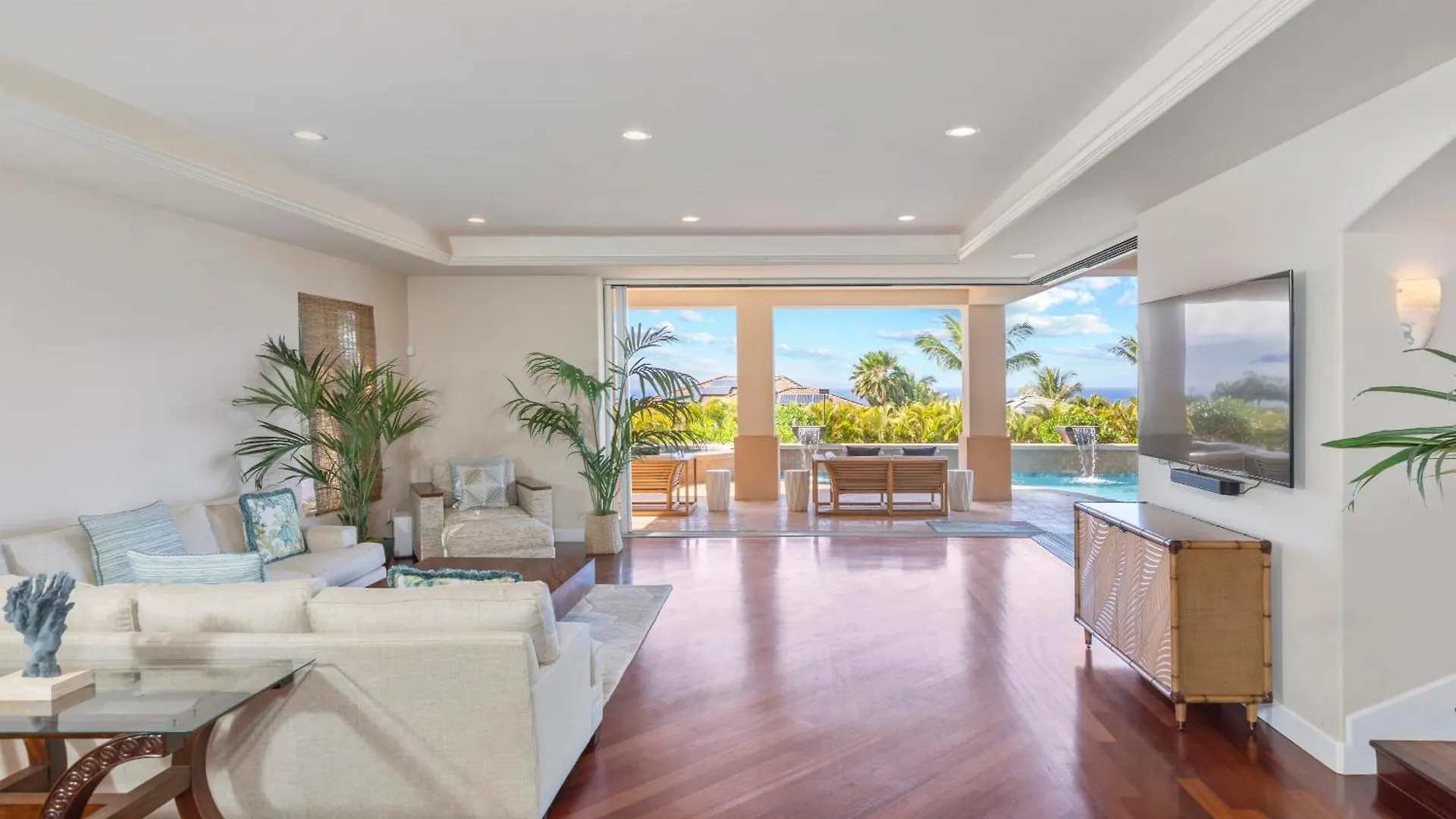 Breathtaking Oceanfront Lahaina Villa