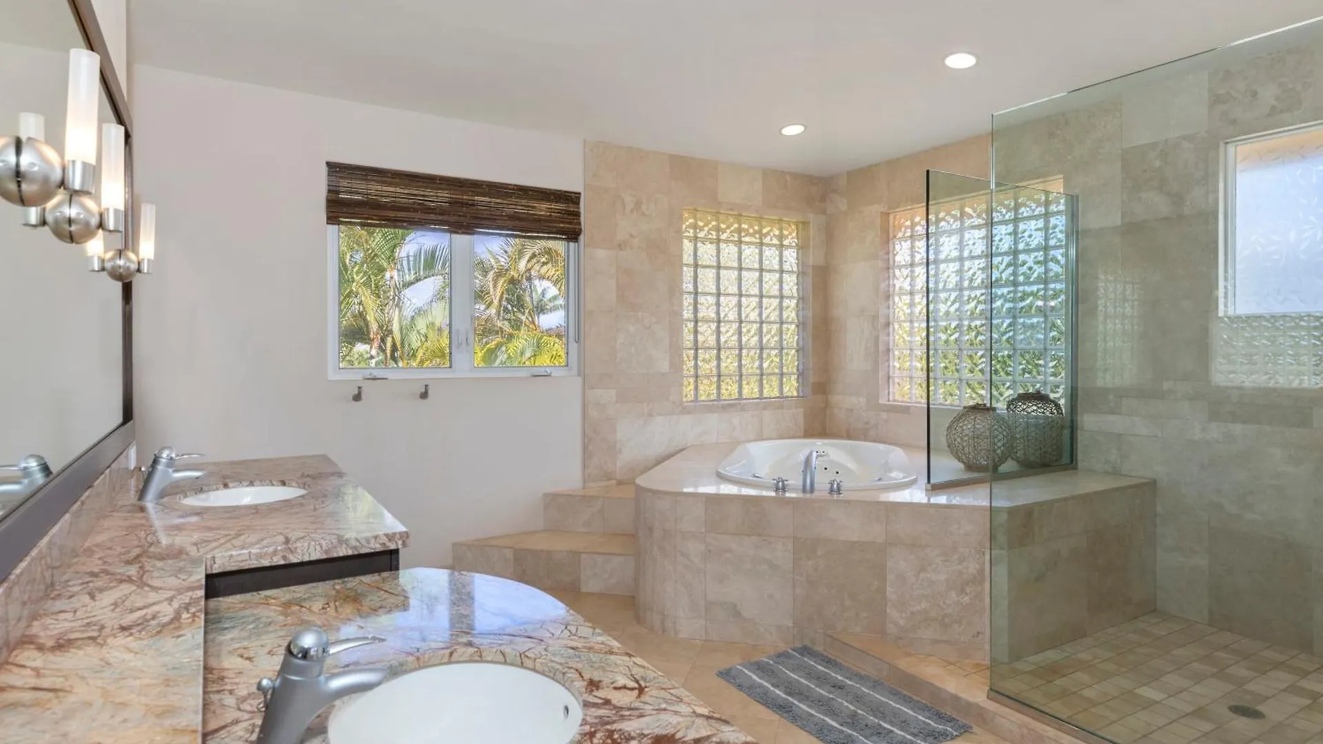 Breathtaking Oceanfront Lahaina Villa