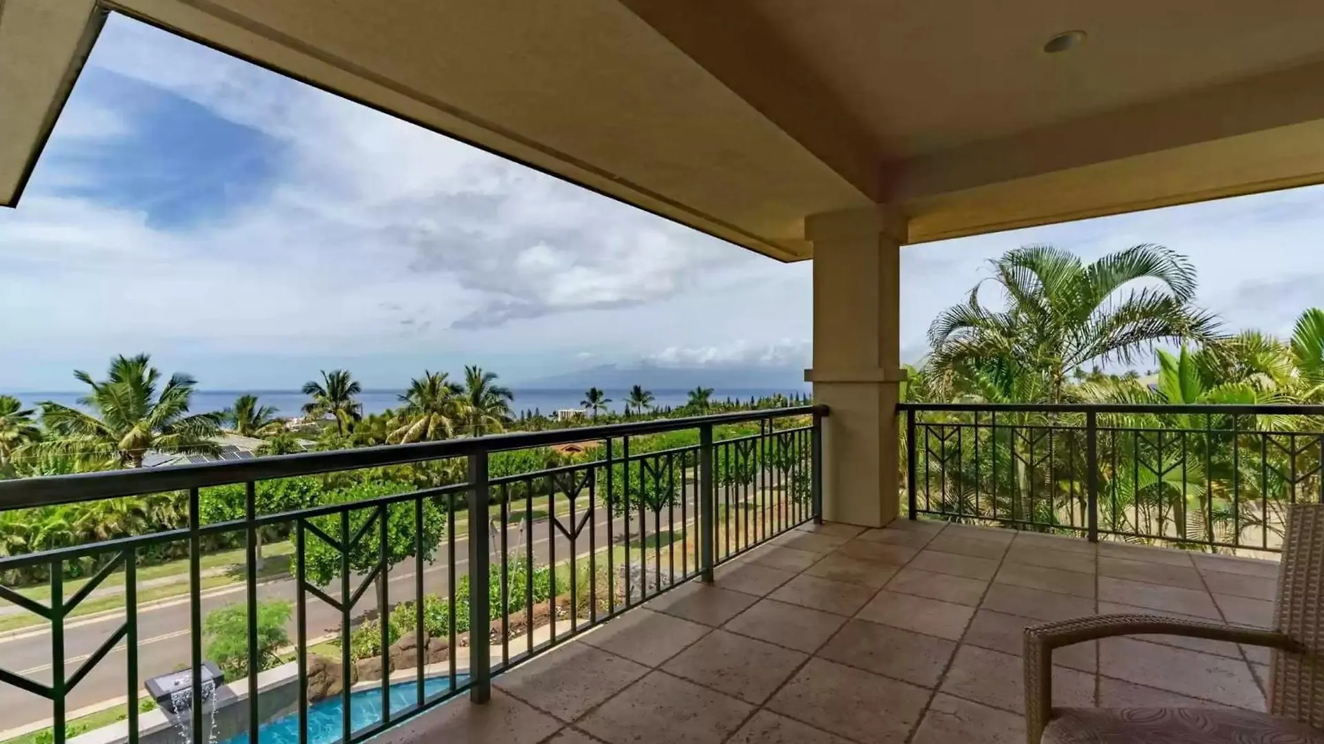 Breathtaking Oceanfront Lahaina Villa