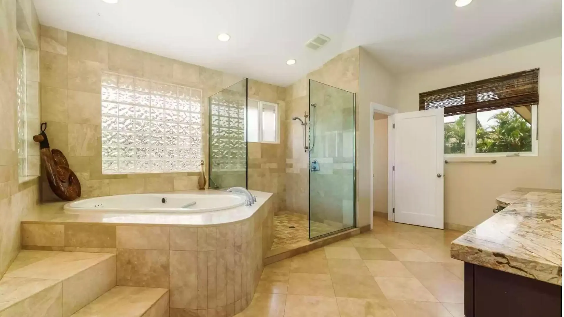 Breathtaking Oceanfront Lahaina Villa