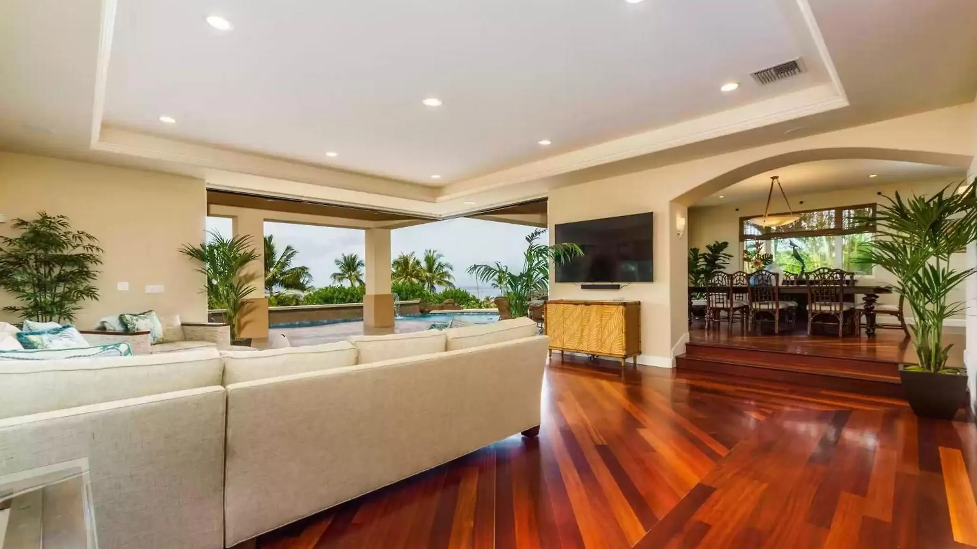 Breathtaking Oceanfront Lahaina Villa