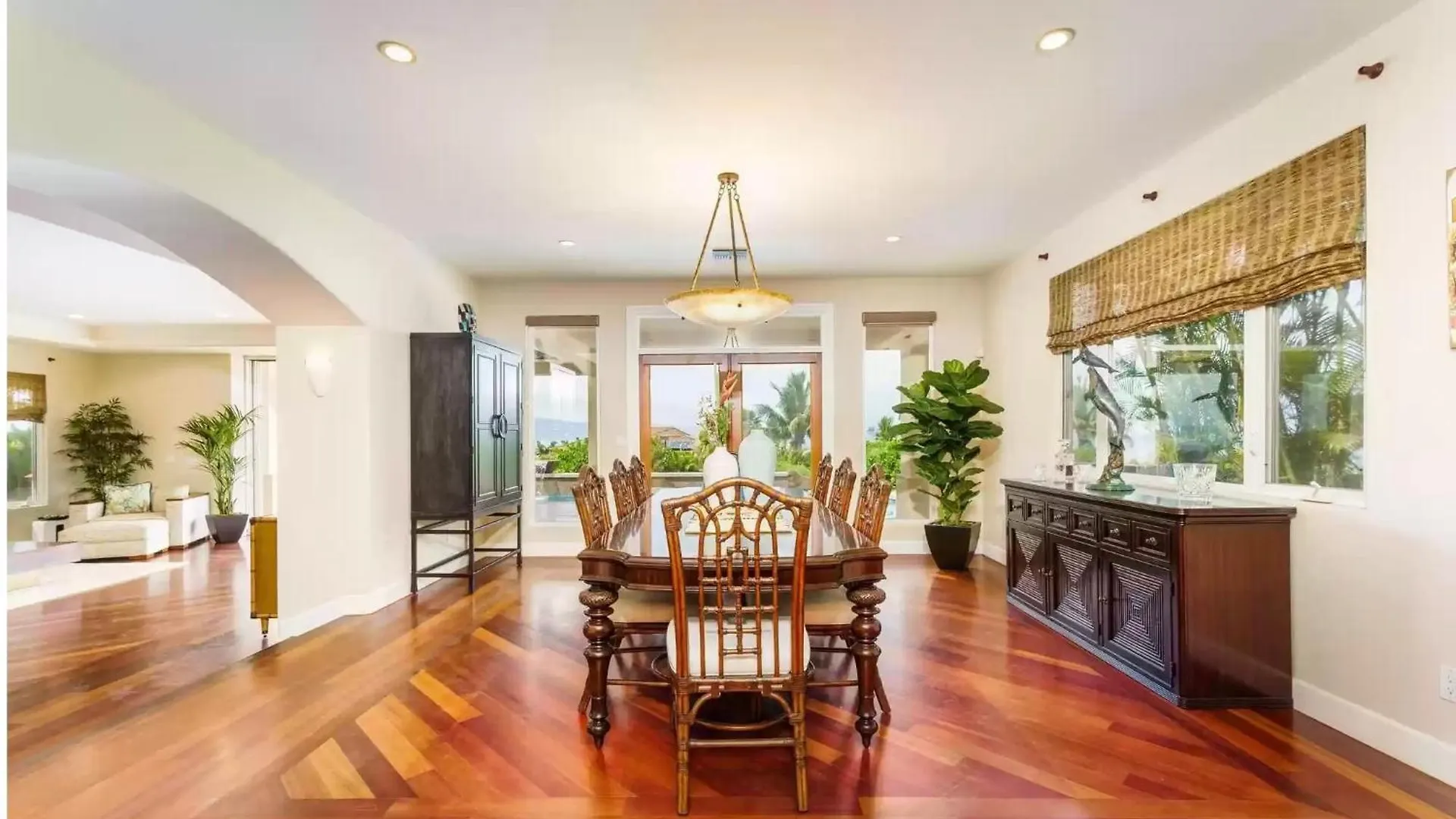 Breathtaking Oceanfront Lahaina Villa