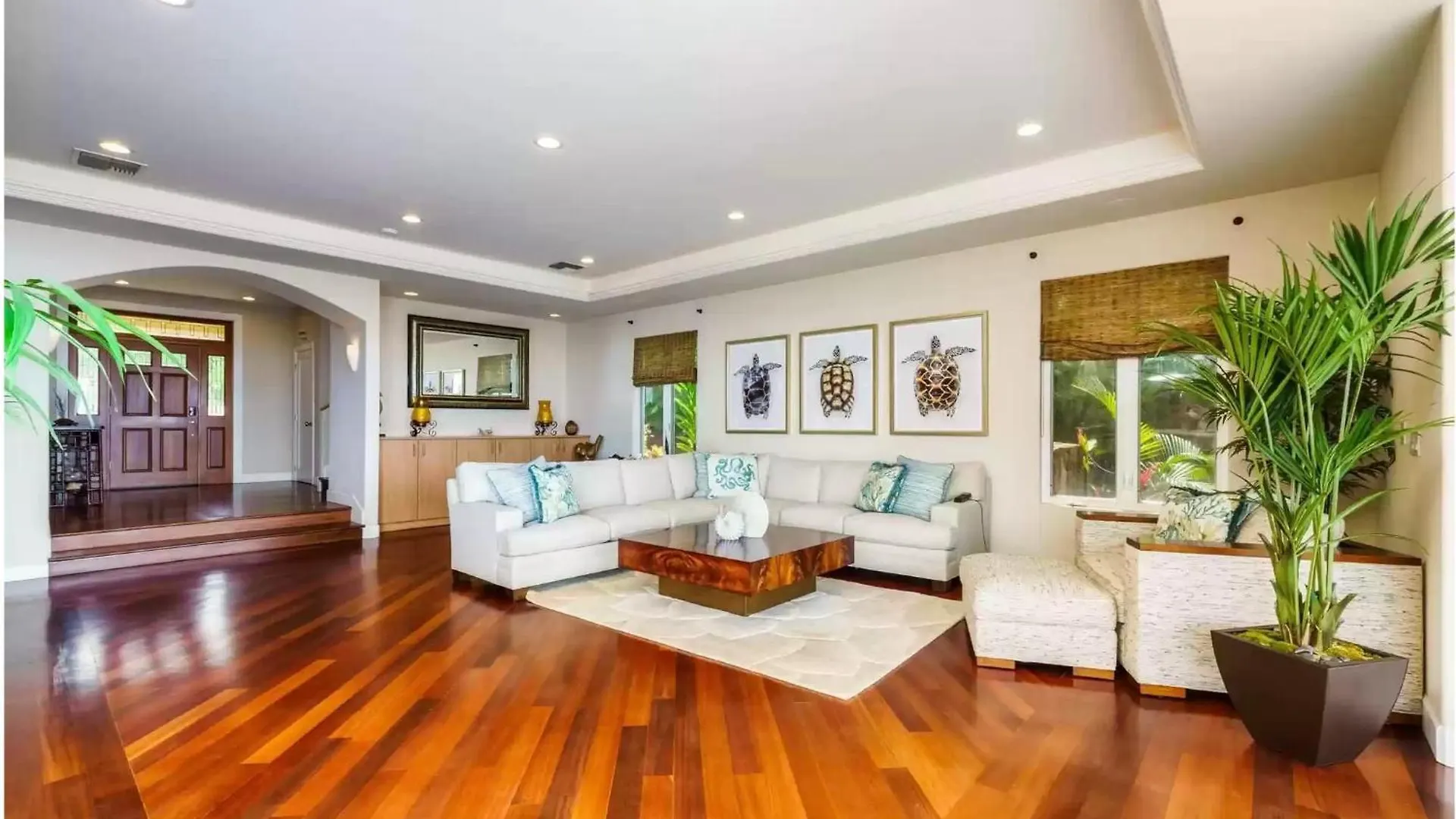 Breathtaking Oceanfront Lahaina Villa