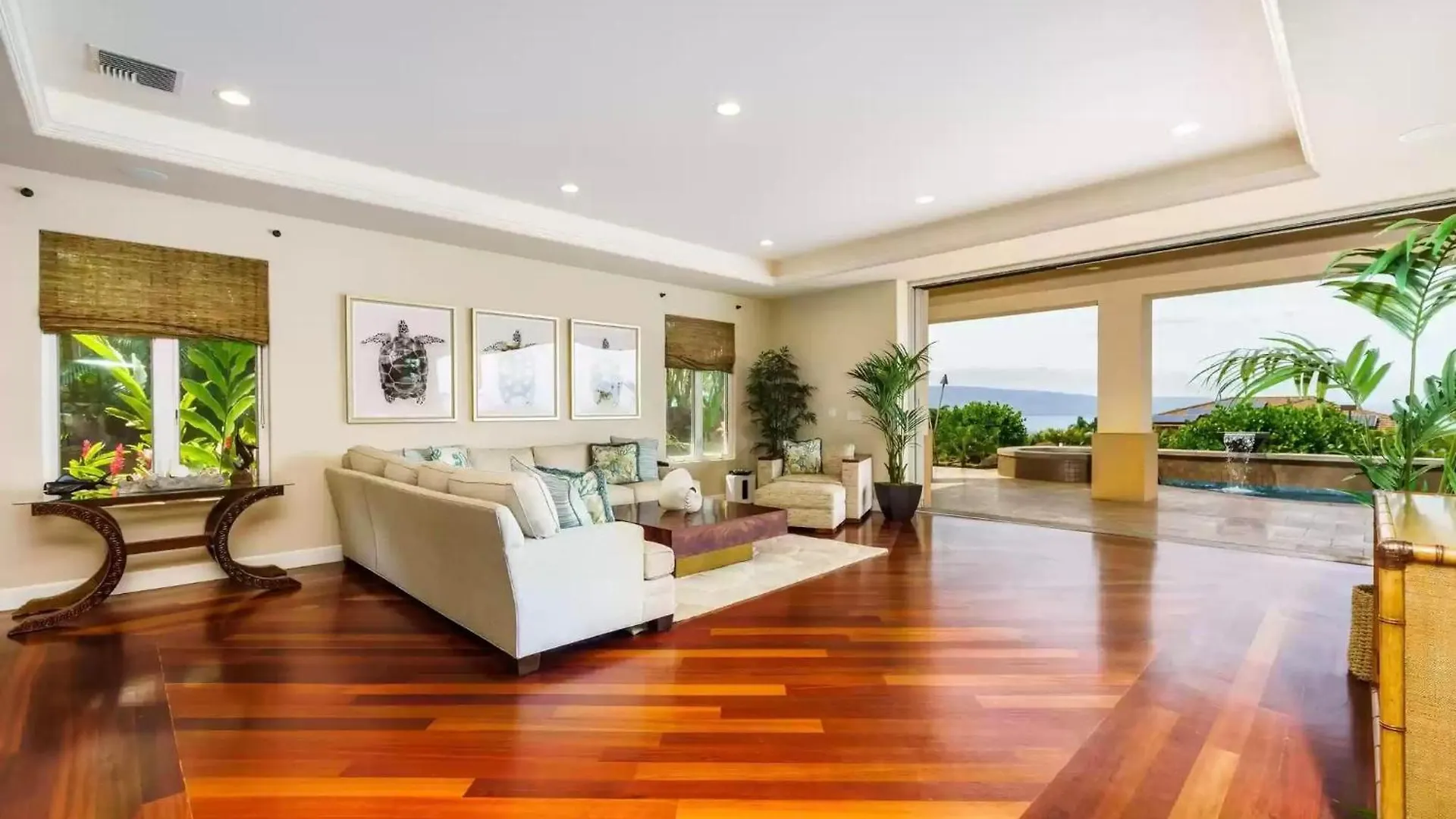 Breathtaking Oceanfront Lahaina Villa United States
