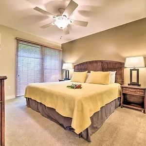  Apartment With Pool - 1 Block To Front Street!